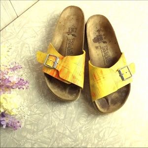 Like new, yellow orange plaid slider Birk’s